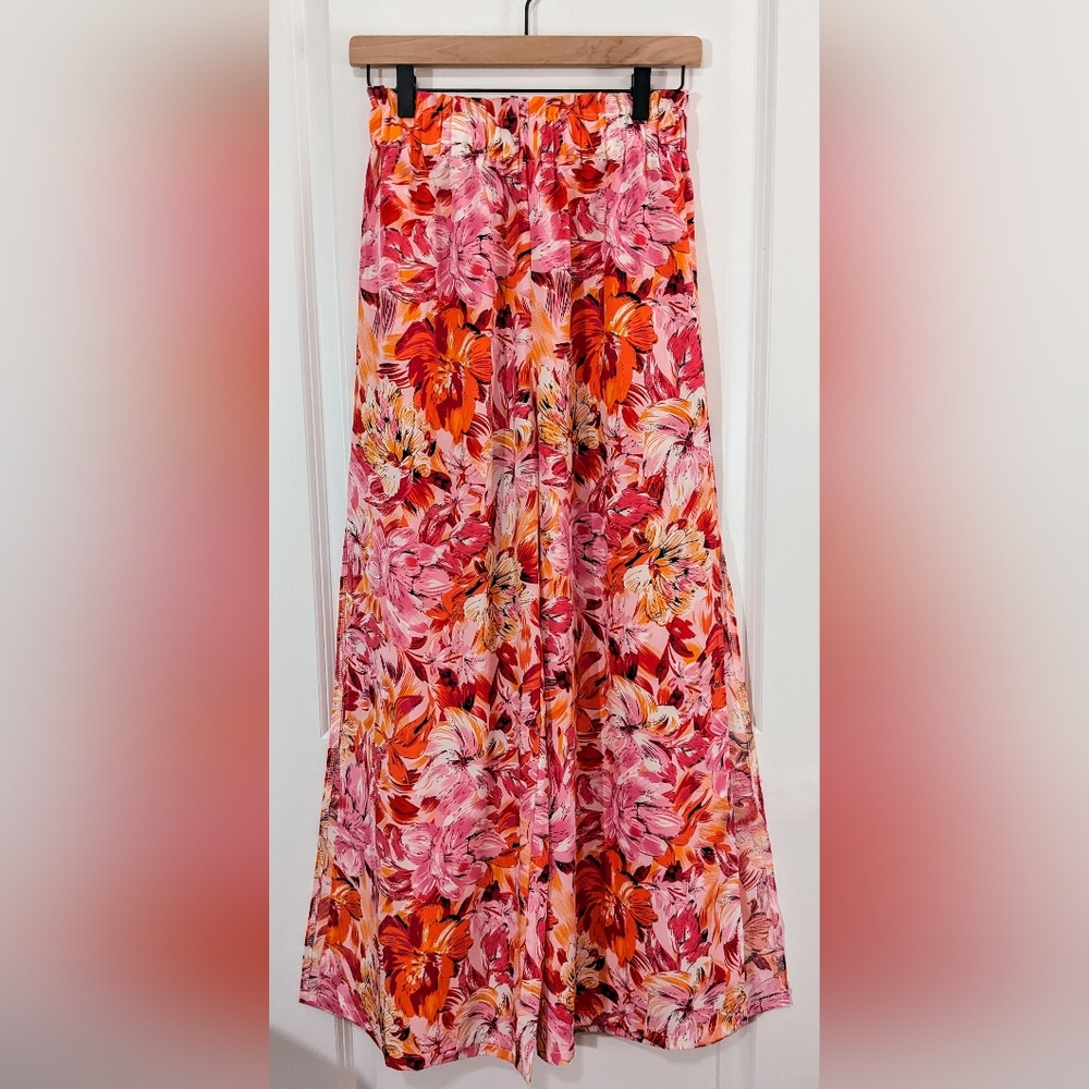 NWOT Small Pink Floral Pants Wide Leg Side Slit Hem